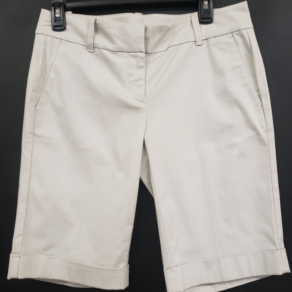 Ann Taylor Boardwalk Cream Shorts Size 2 NEW
